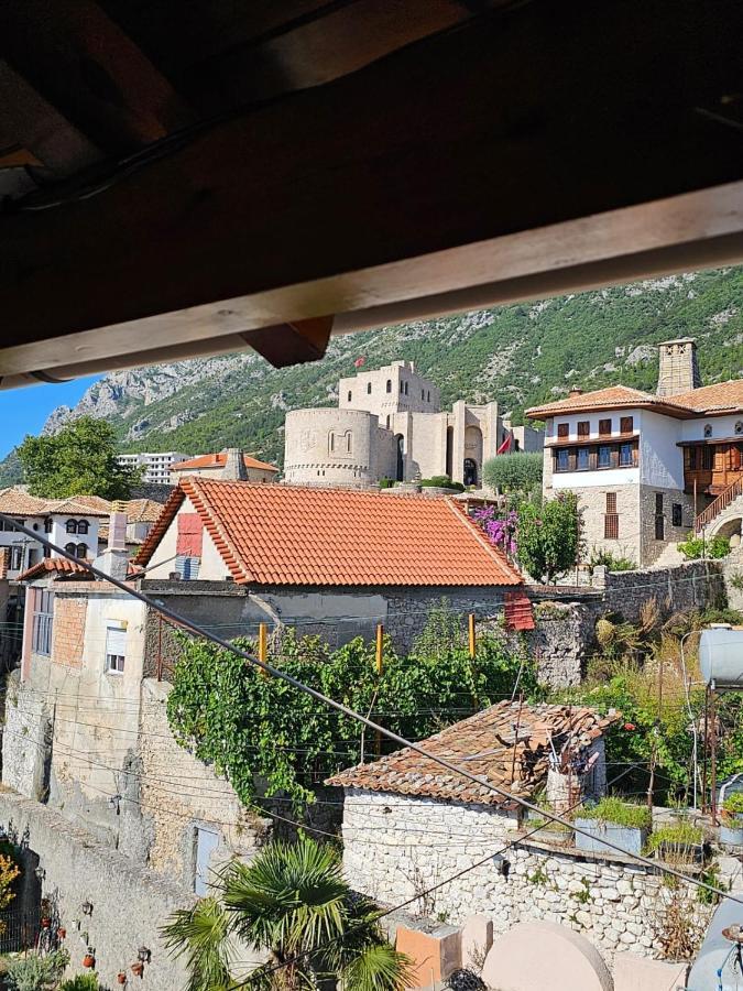 Castle - Inside,Voga Guesthause Hotell Krujë Eksteriør bilde